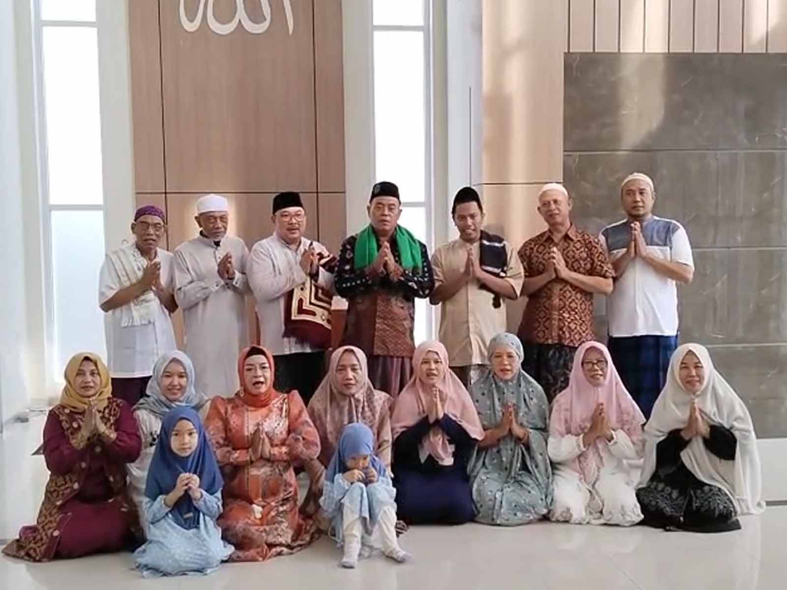 Halal Bihalal Keluarga Besar Masjid Al-Hidayah Halal Bihalal Keluarga Besar Masjid Al-Hidayah