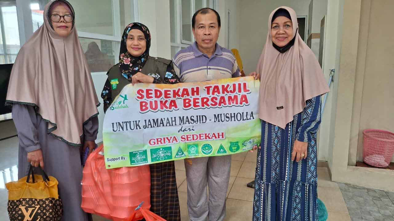 Griya Sedekah dan Masjid Al-Hidayah Gelar Sedekah Takjil
